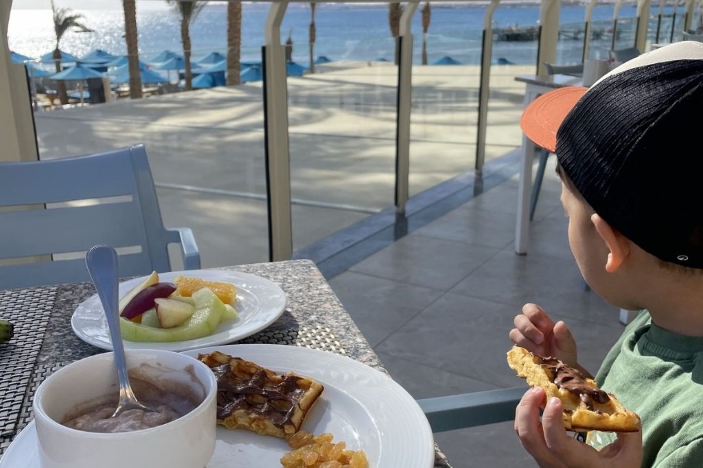 Frühstück Ägypten mit Kleinkind Hotel Buffet